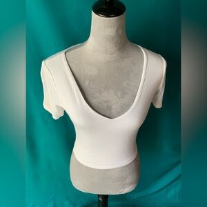 Wasabi + Mint Elegant Women’s White Deep V-Neck Crop Top, Size Small